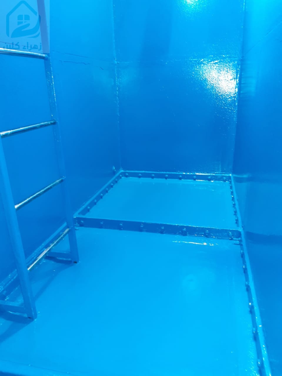 صورة لعزل خزان مياه بالإيبوكسي